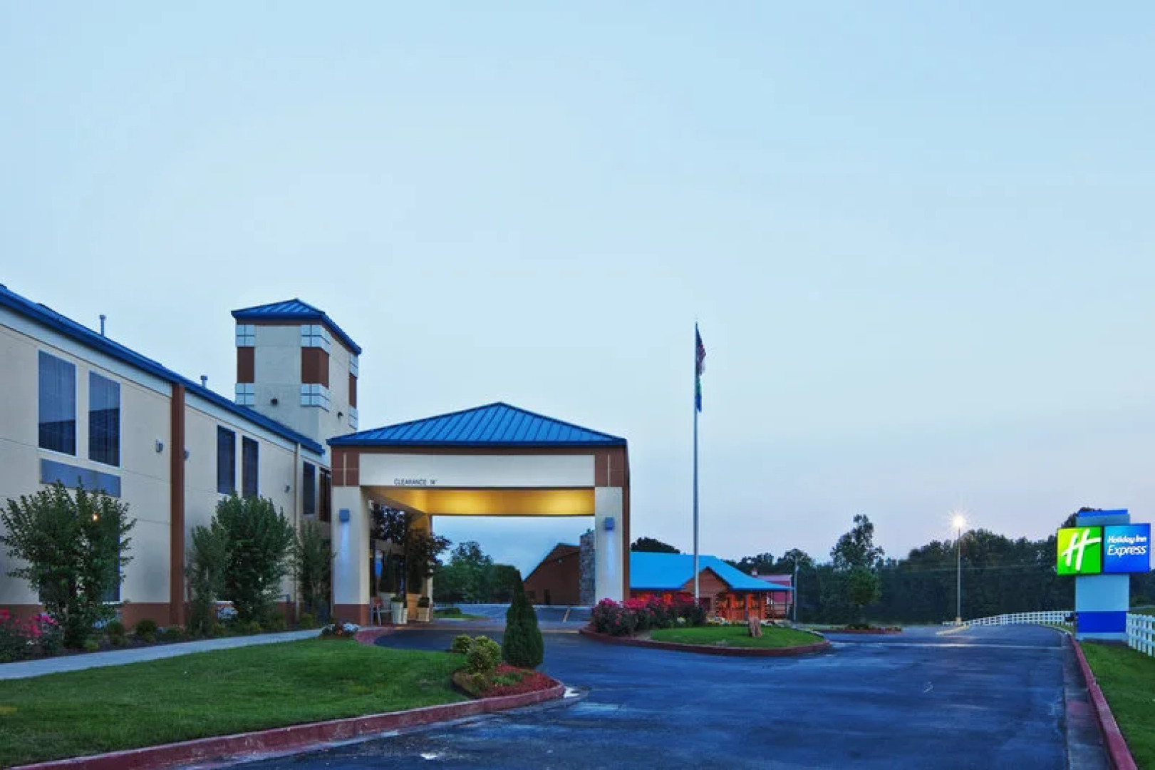 Days Inn & Suites By Wyndham Tahlequah