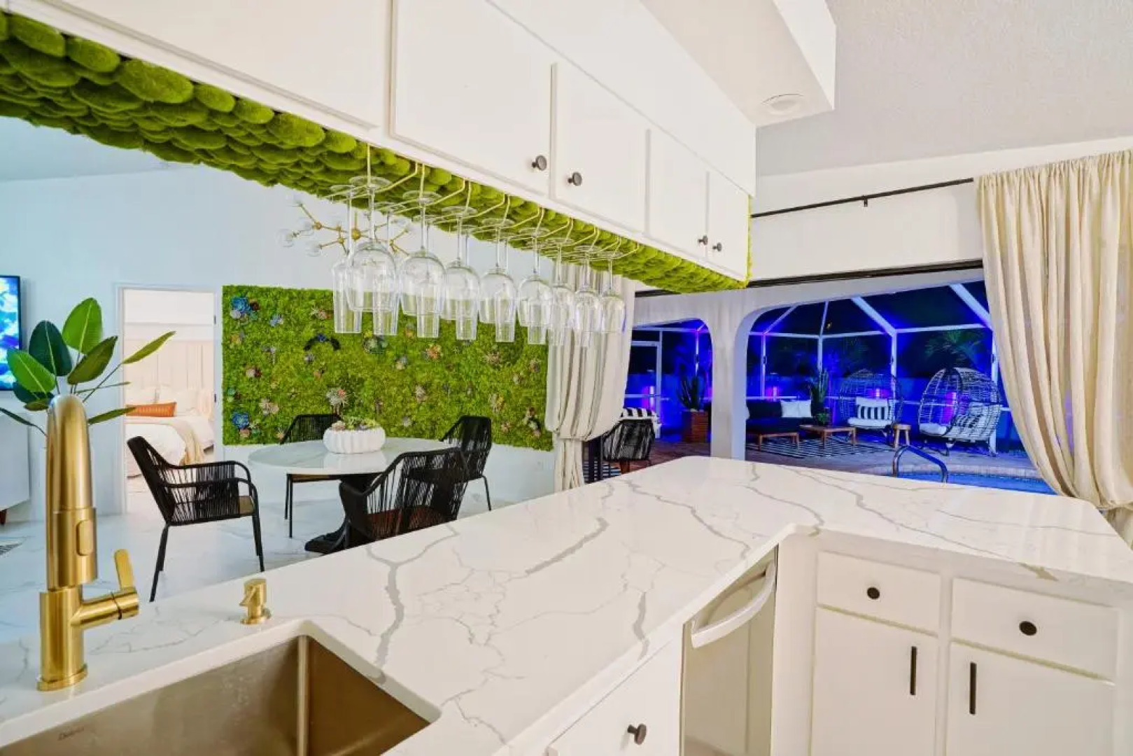 Glamorous 3-Bedroom Villa with Heated Pool Sarasota Area