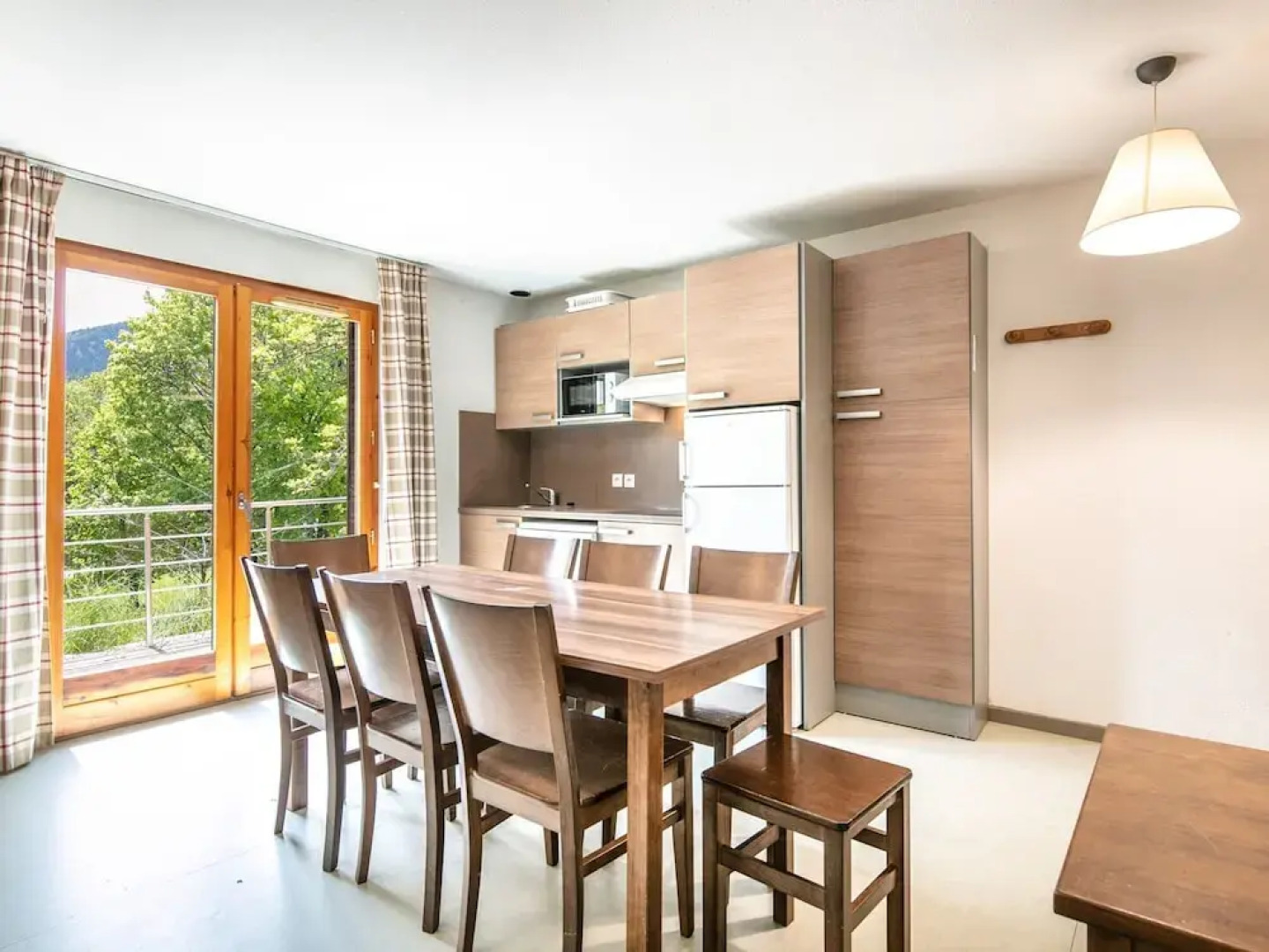 Chalet Retreat Near Slopes