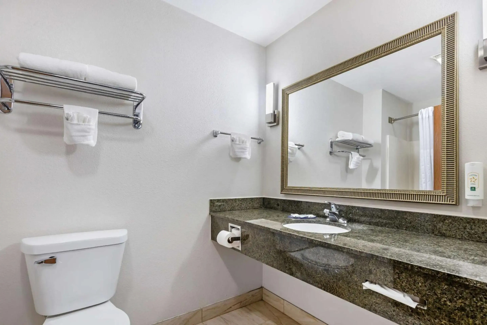 Quality Inn & Suites Fort Madison near Hwy 61