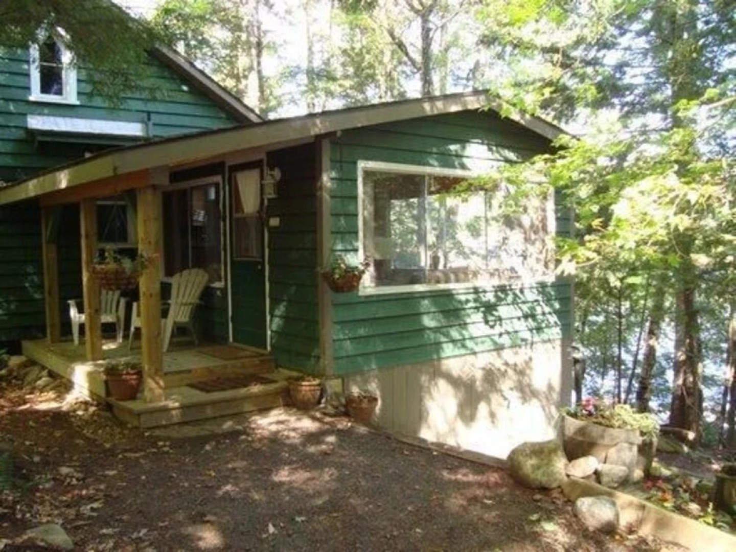Westview~Beautiful 3 bedroom 1 bath cottage on Lake Rosseau
