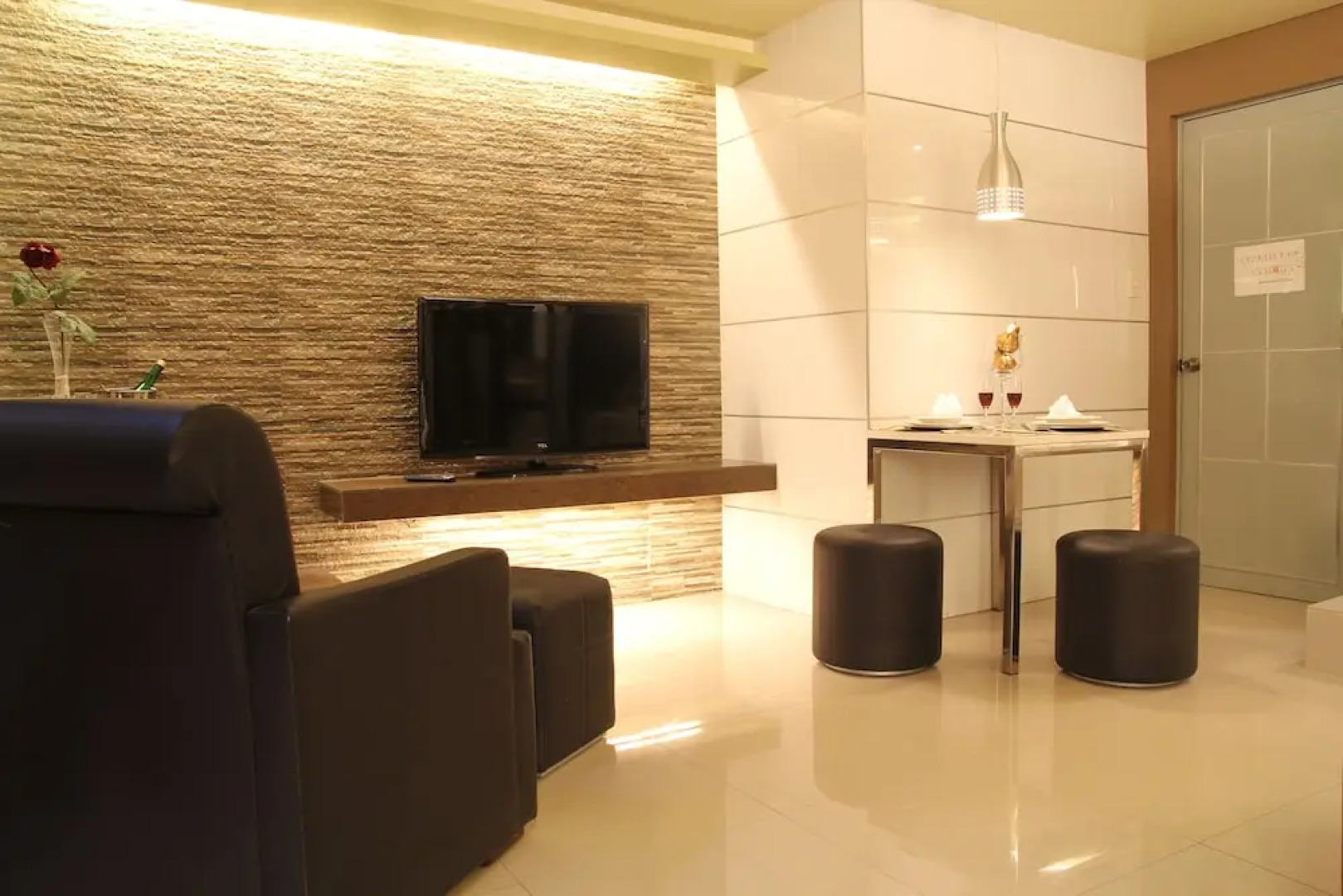 One Serenata Hotel Bacao