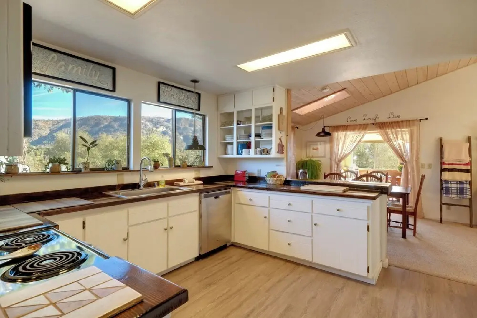 Secluded Mountain Hideaway < 8 Miles to Bass Lake!