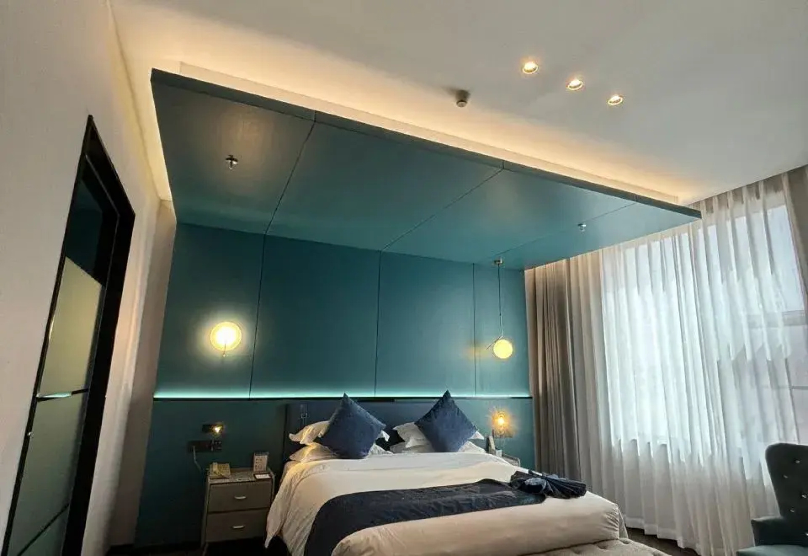 Baiyin Renan Hotel