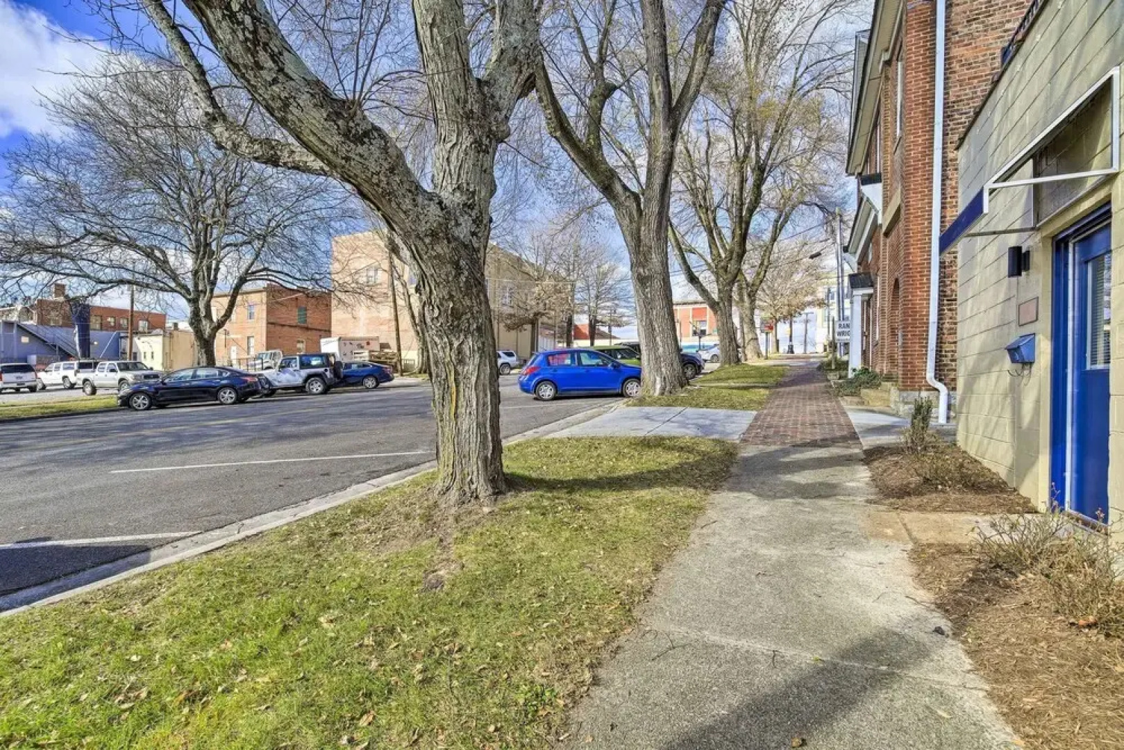 Sleek Wytheville Apartment Near Food + Drink!