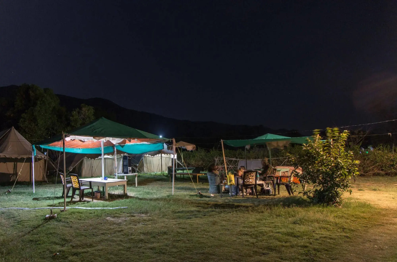 Backpacker Panda - Chand Palace