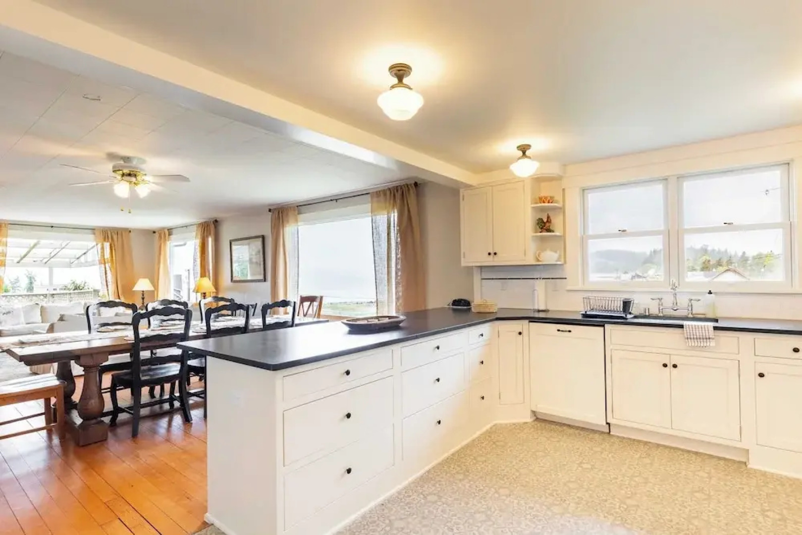 Private Beach Access + Water Views! Sleeps 18, Historic 6bdr Farmhouse w/ Deck