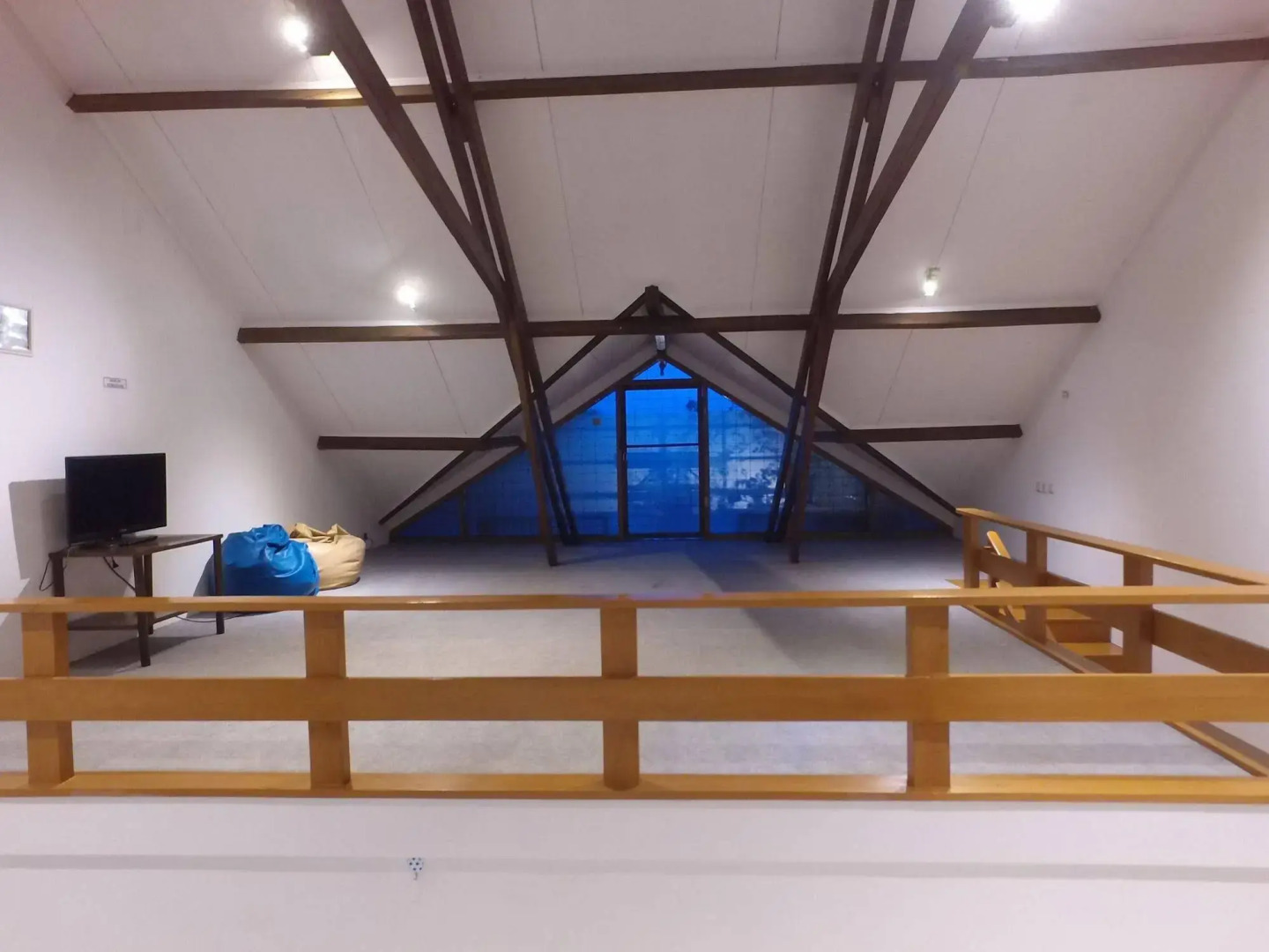 Vila Bunga Merah Gelatik