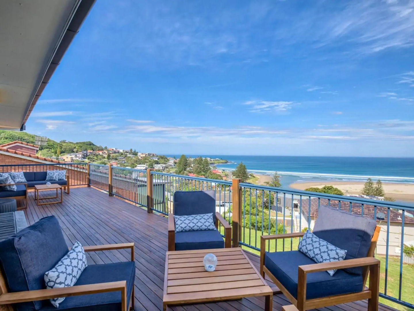 GRAND VIEW Gerroa 4pm checkout on Sundays