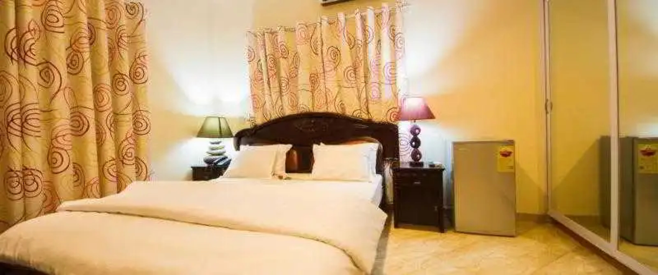 Pebble Pine Hotel