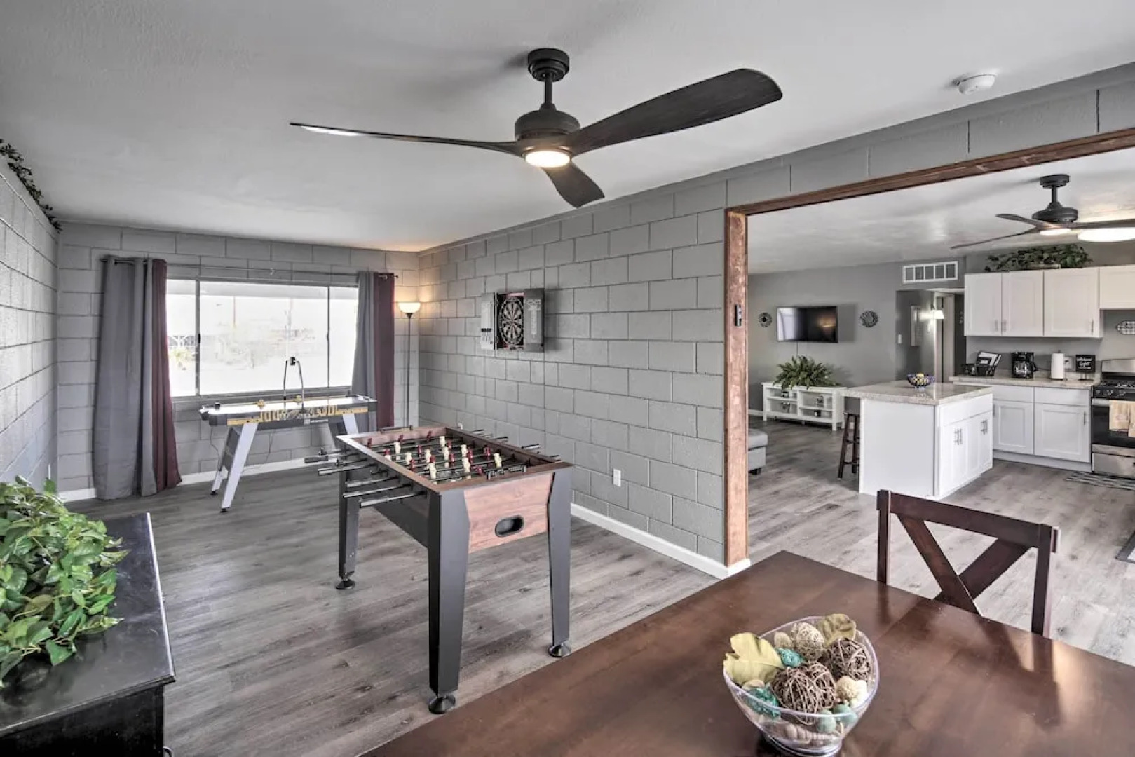 Centrally Located Gem With Laughlin Strip Views!