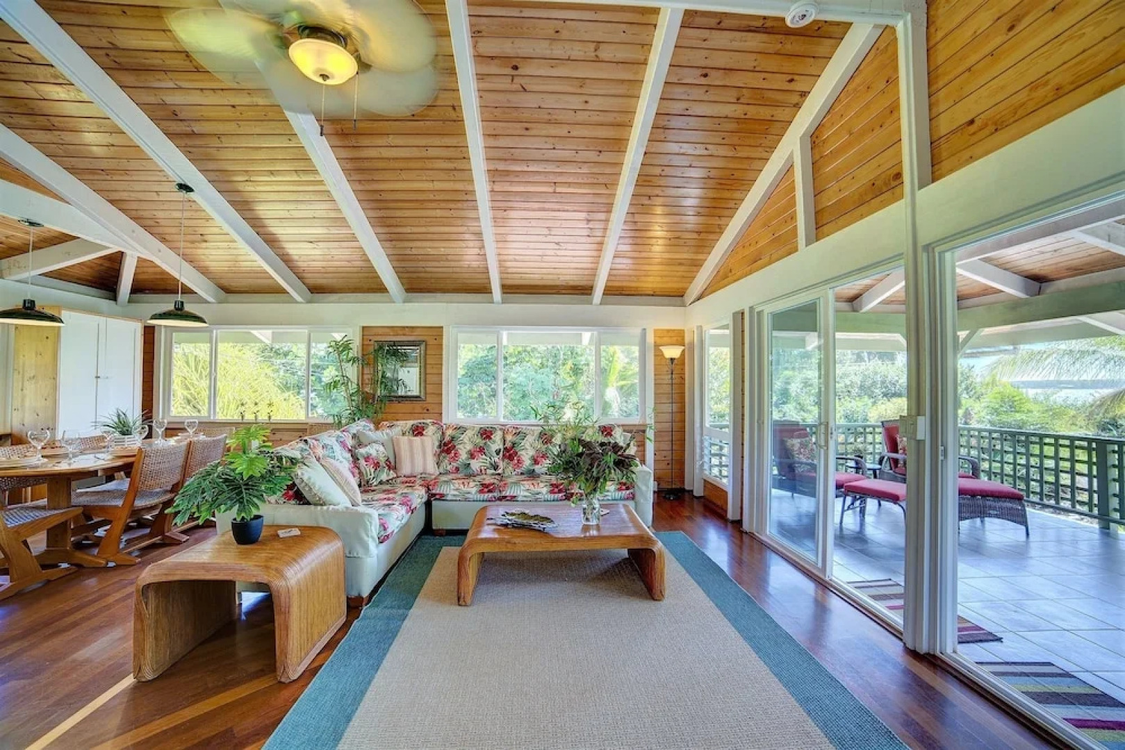 Hale Ki'i Maka Manu 4 Bedroom Home by RedAwning