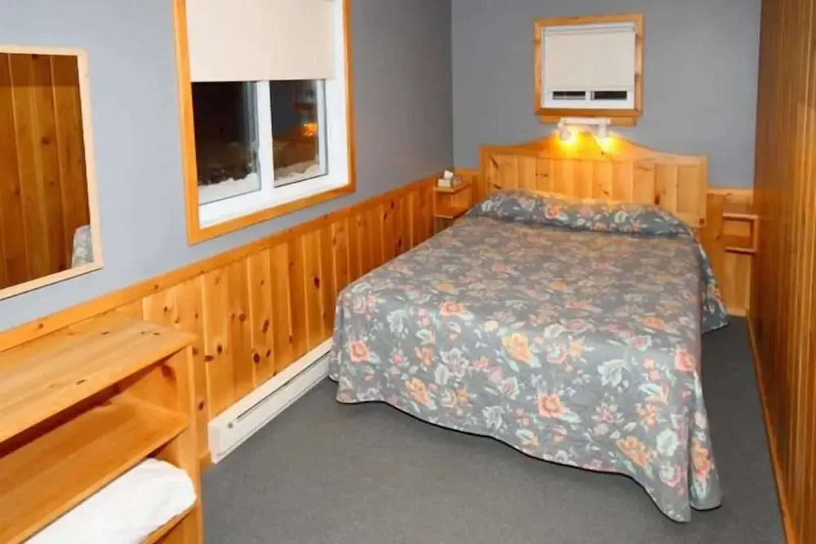 Spectacle Lake Lodge