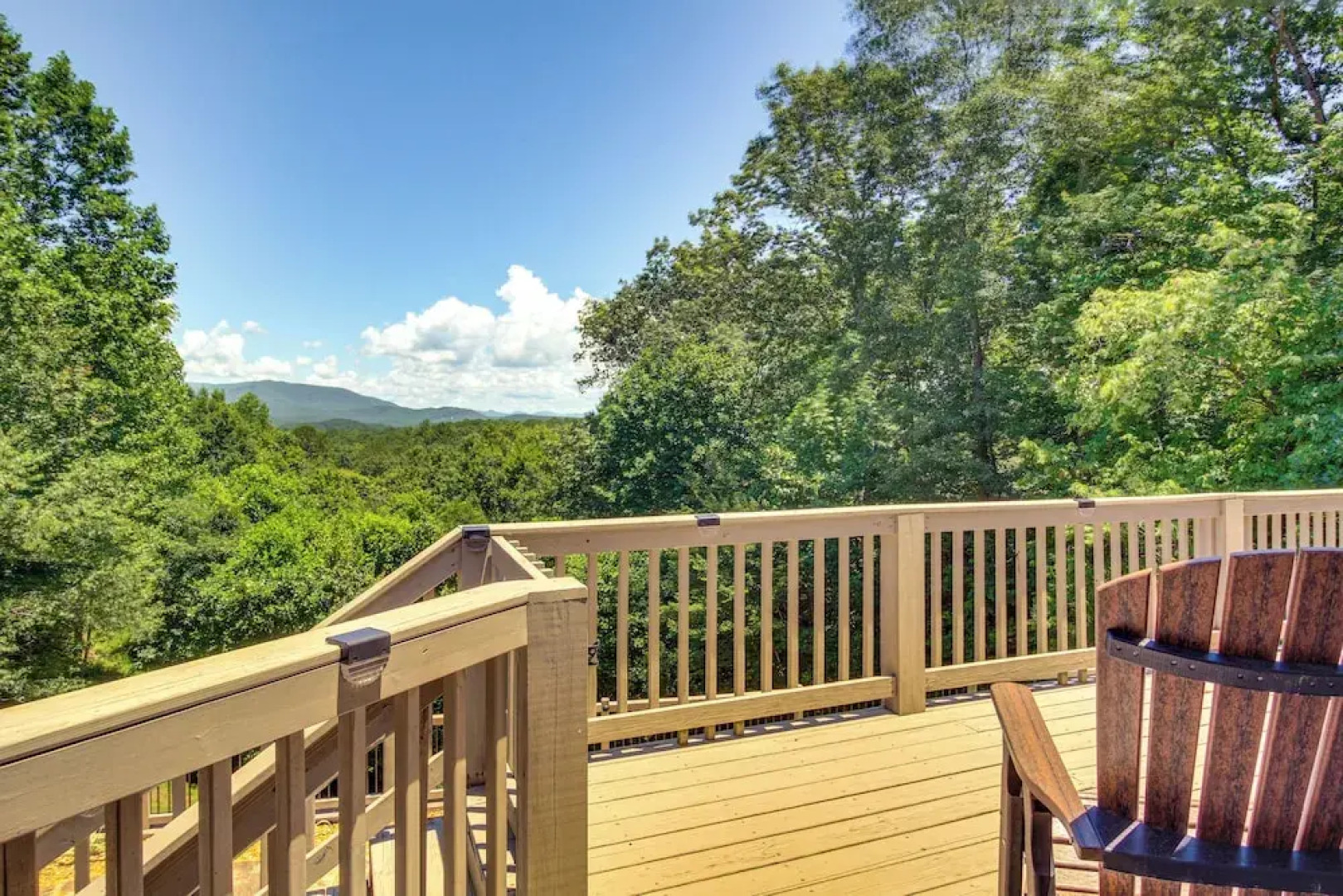 Ellijay Cabin w/ Hot Tub & Mountain Views