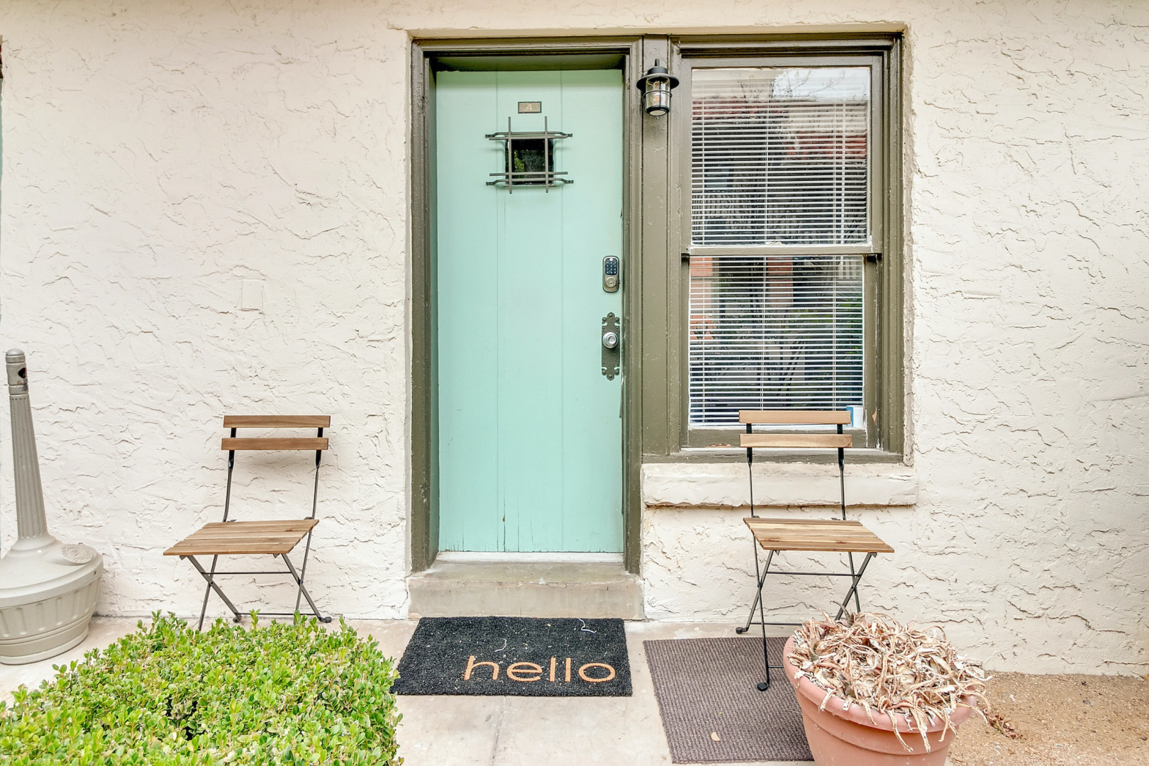 Studio Apt For A Long Term Stay With Parking Included!