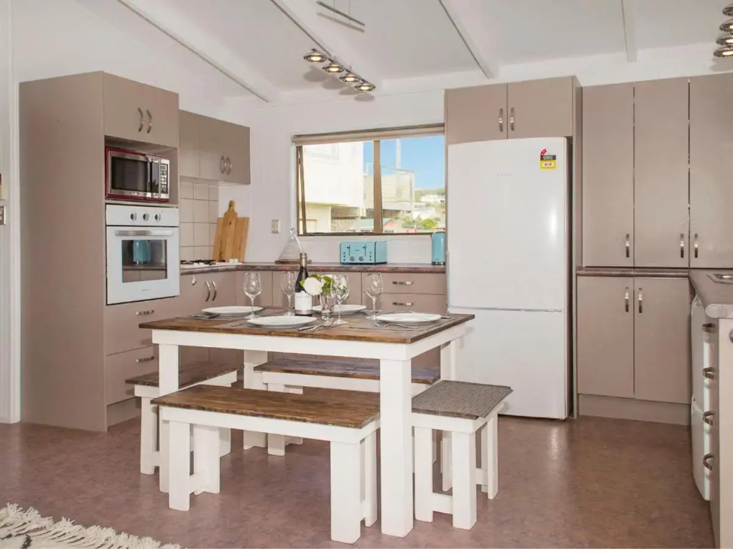 Beachside Beauty - Kuaotunu Holiday Home