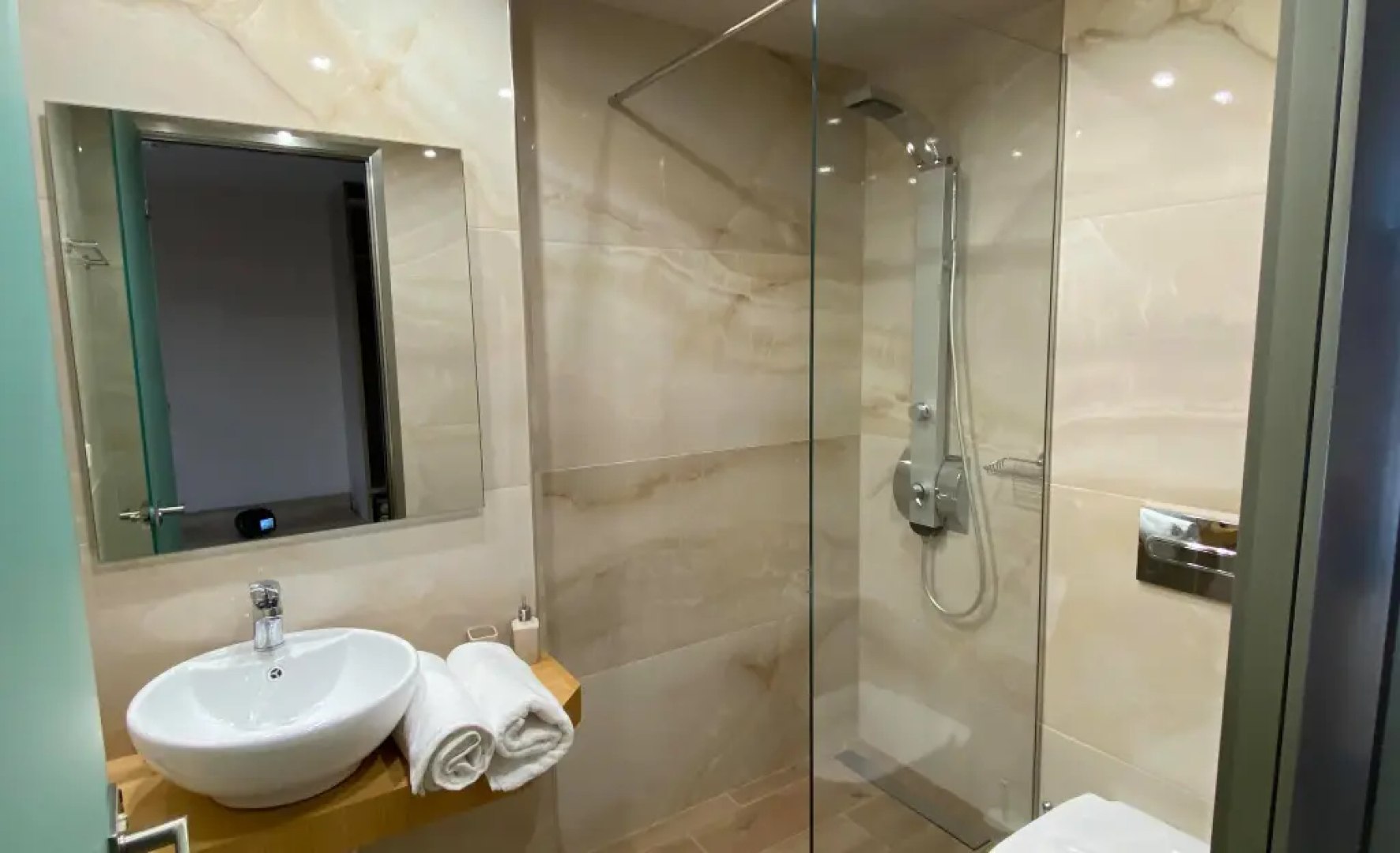 Eleni's Garden & Castello Suites