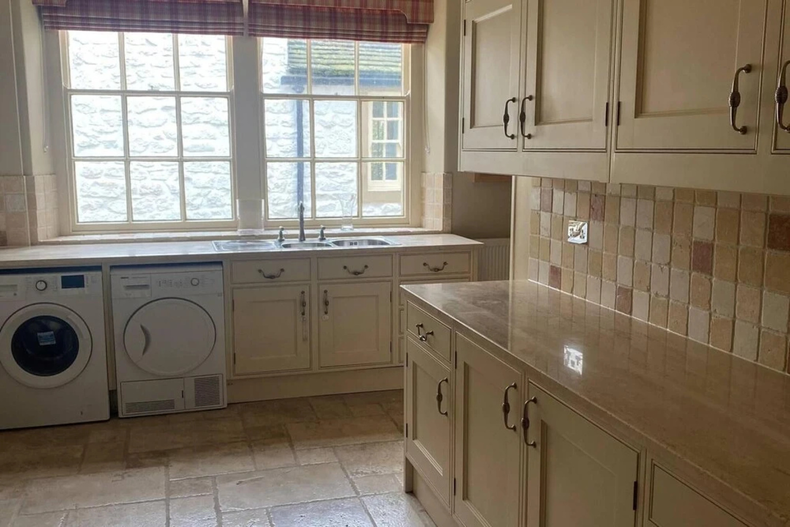 Exceptional Unique 5 Bedroom Manor House