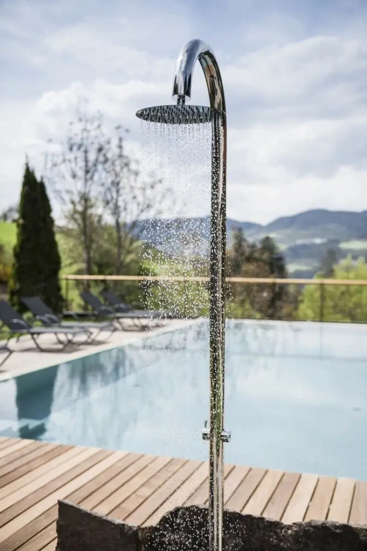 Presulis Hideaway Apartments & Restaurant