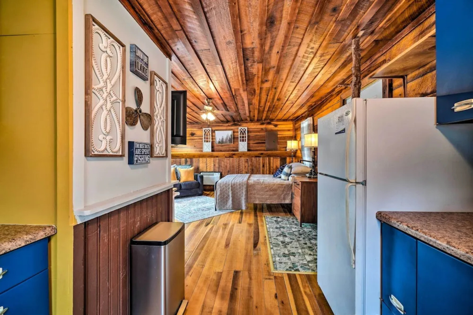 Cozy Tennessee Cabin Rental - 1 Mi to Lake