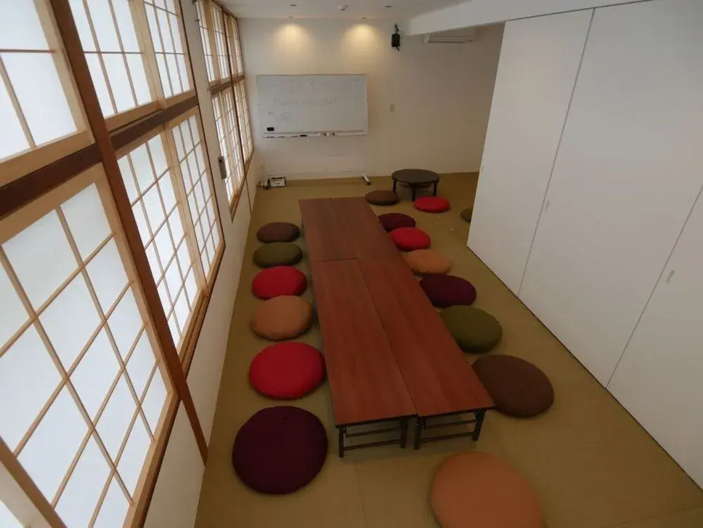 J-Hoppers Lake Biwa Guesthouse