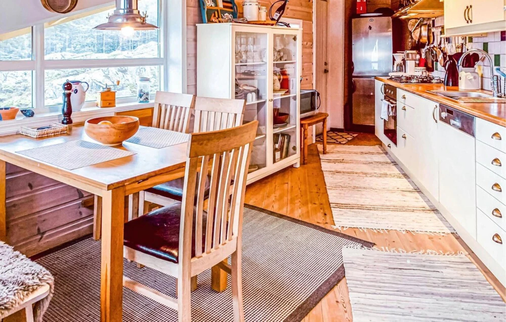 Stunning Home in Bekkjarvik With 3 Bedrooms and Wifi