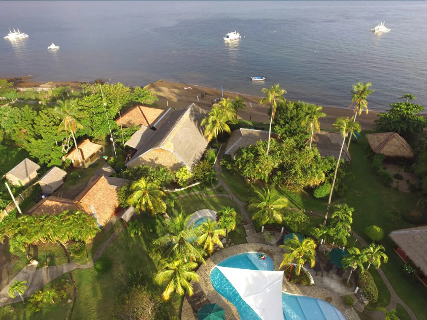 Fish Unlimited Beach & Dive Resort