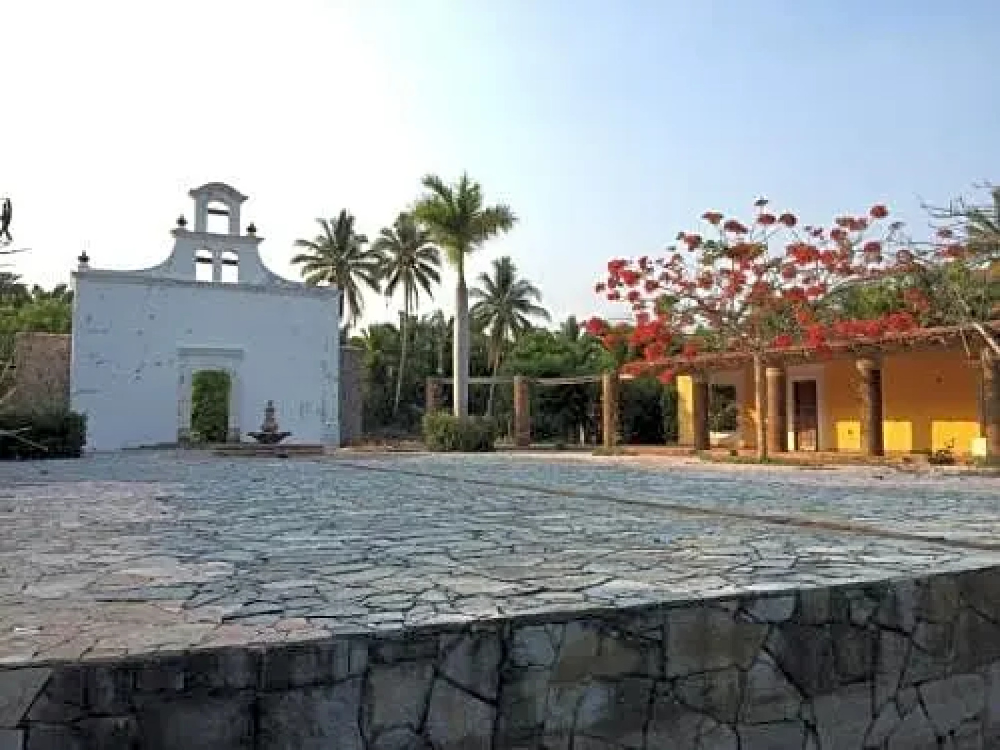 Boca de Iguanas Beach Hotel