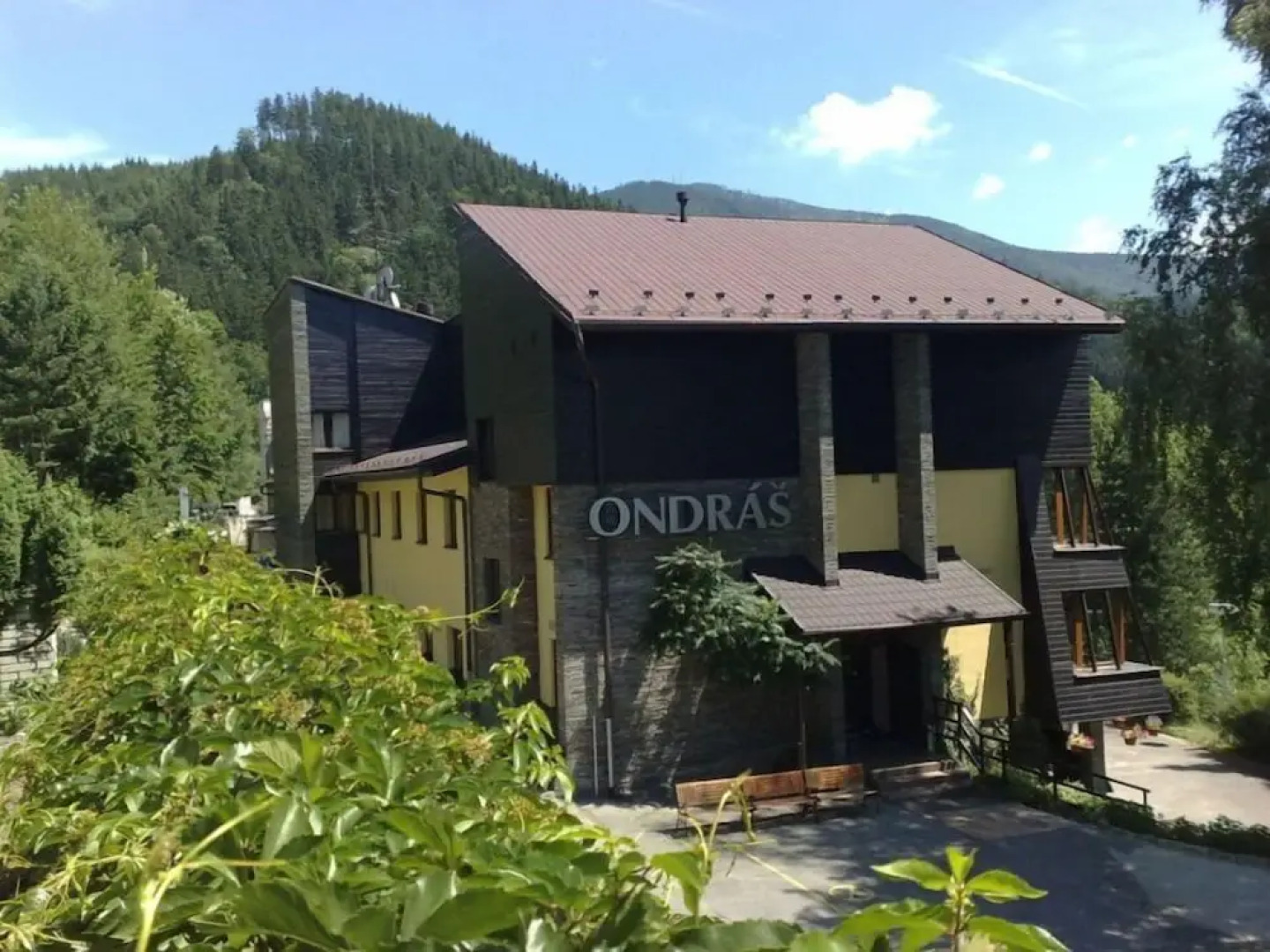 Hotel Ondráš z Beskyd