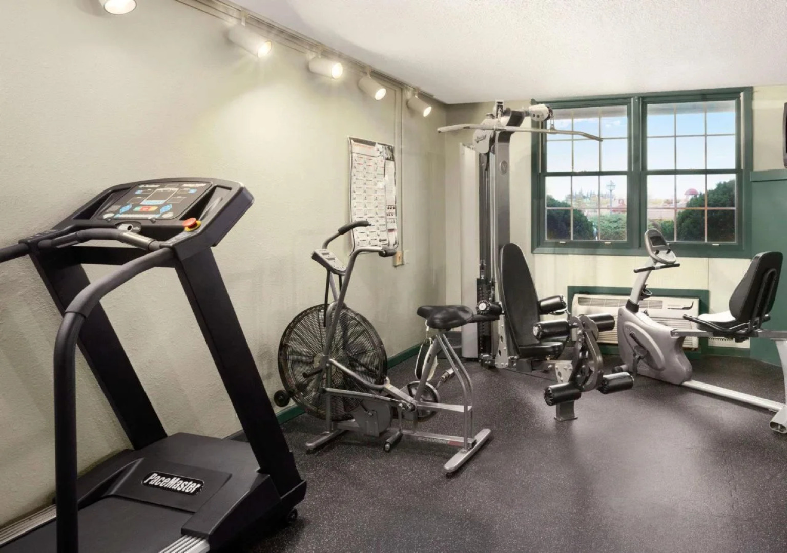 Ramada Williamsburg and Wasserbahn Waterpark