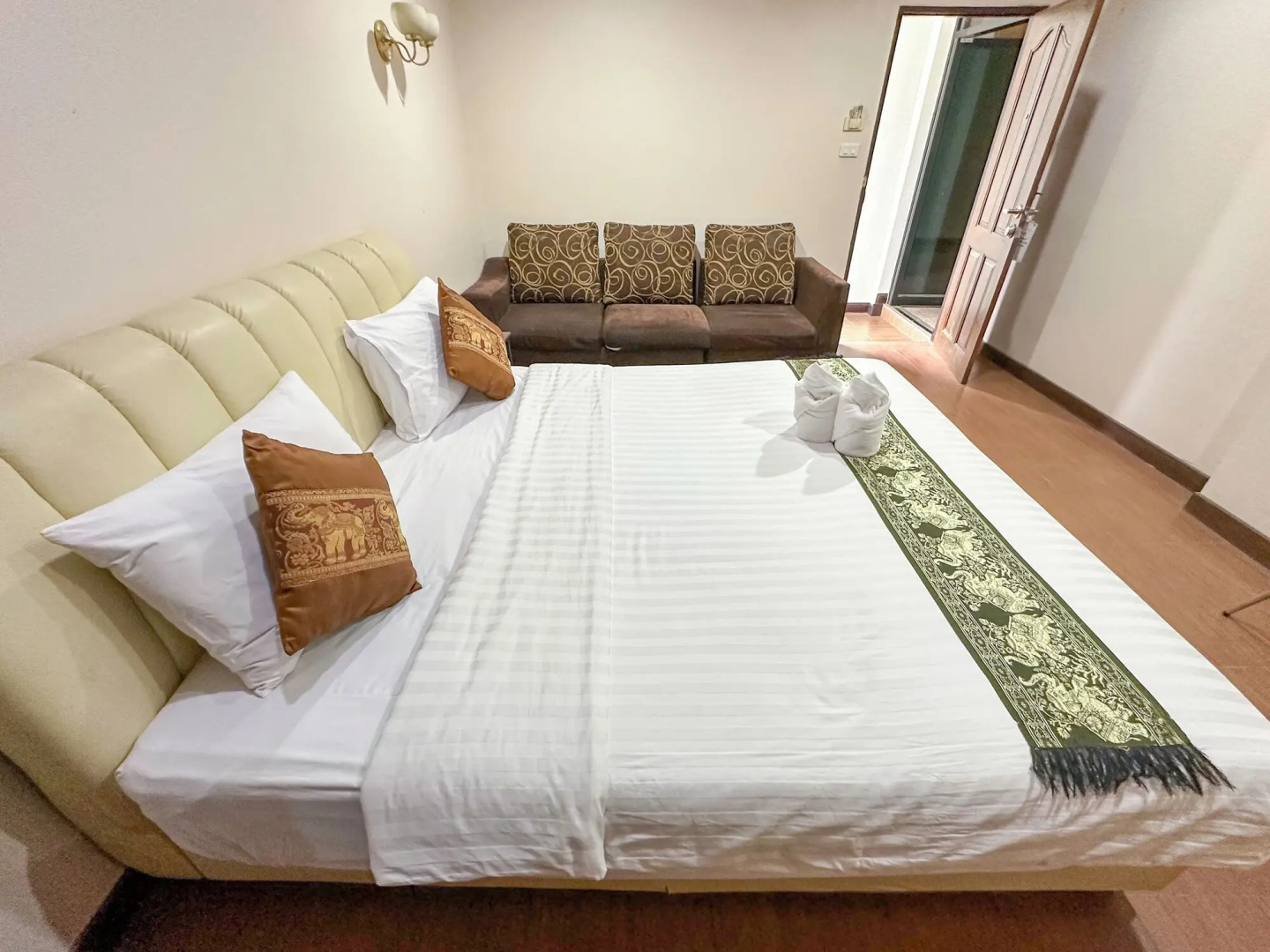 Baiboon Grand Hotel