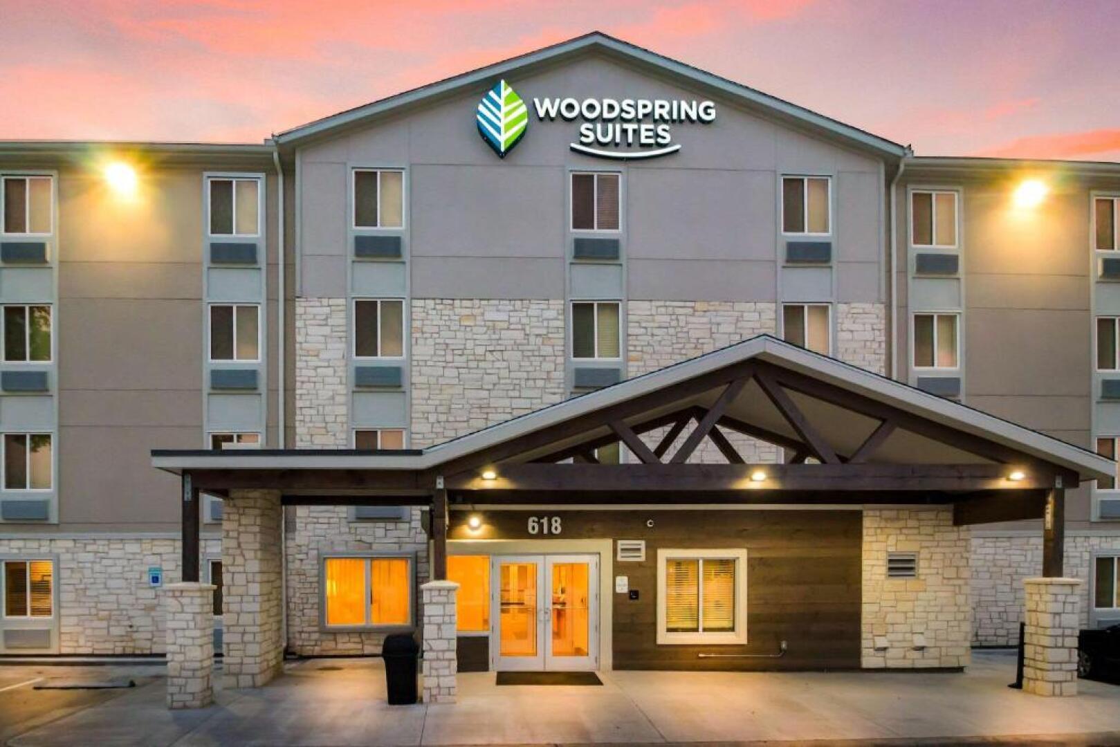 Woodspring Suites Lake Jackson