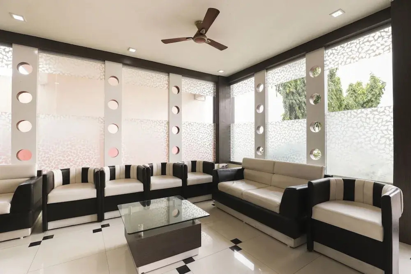 OYO 61424 Hotel Vrindavan