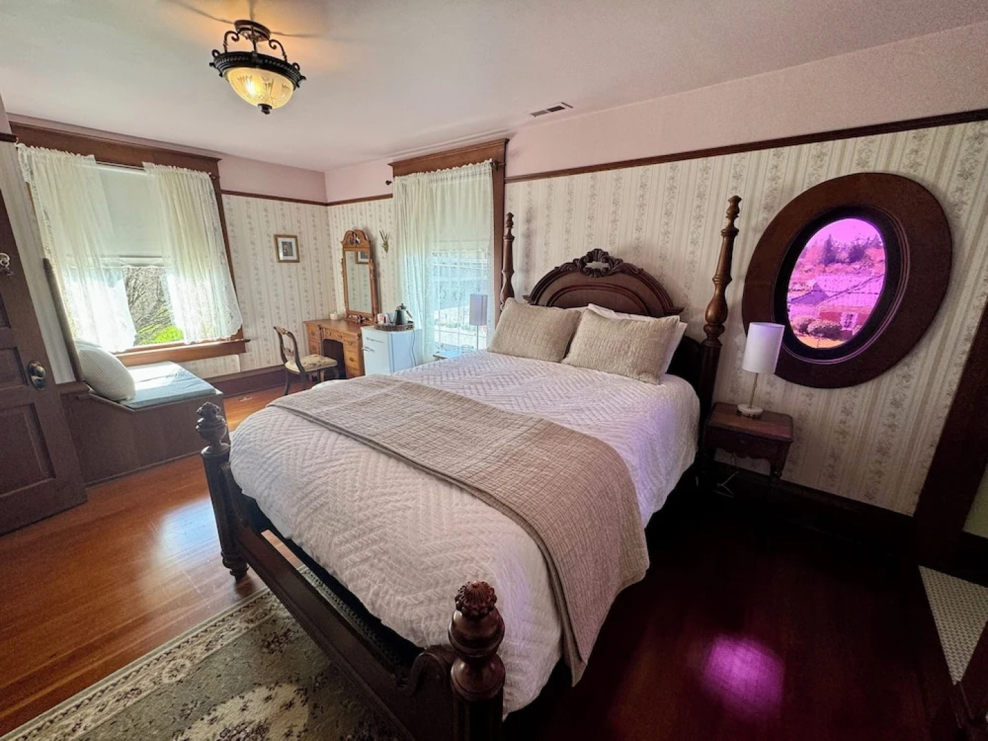 Hubble House Inn
