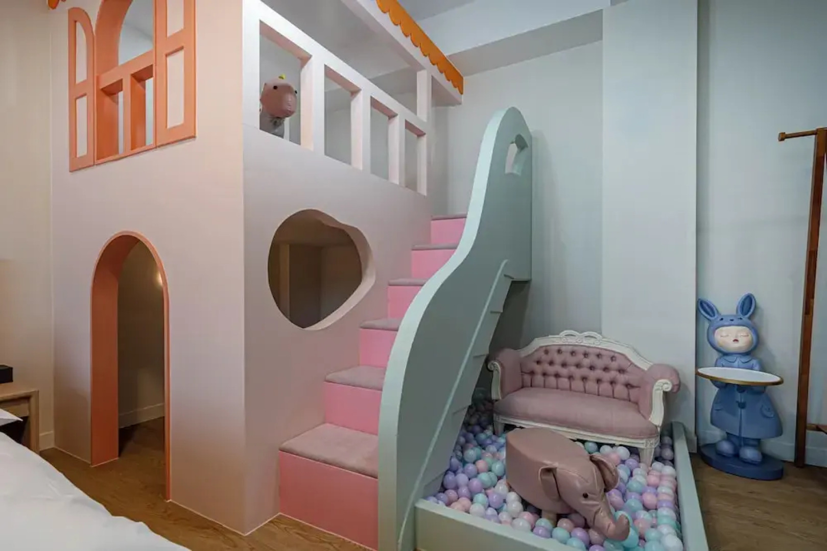 Geoje-Si Hound Hotel Jangseungpo