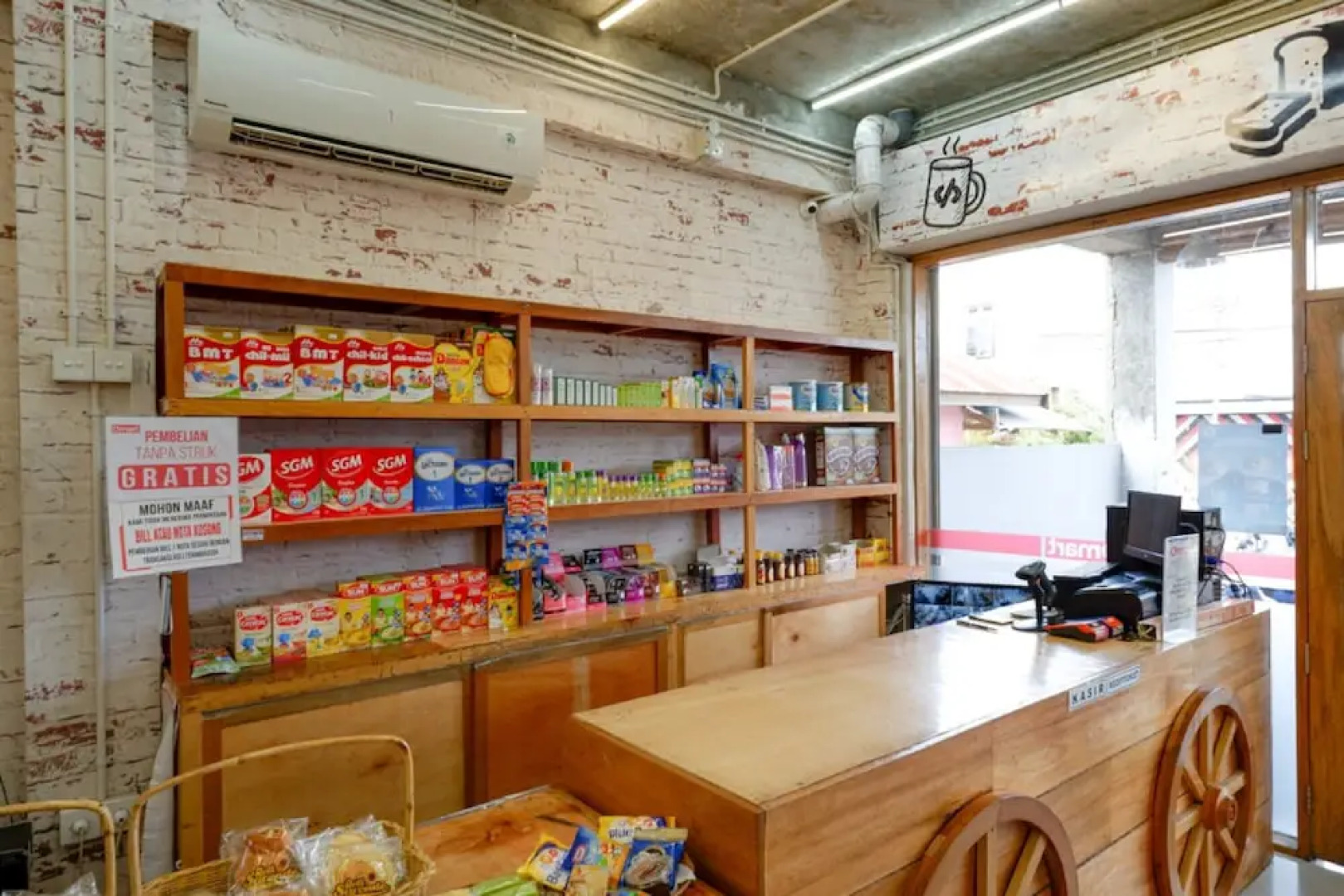 Omar Hotel by Reddoorz