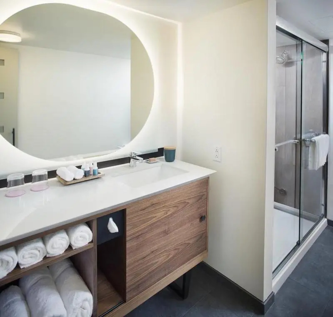 The Laylow Waikiki, Autograph Collection