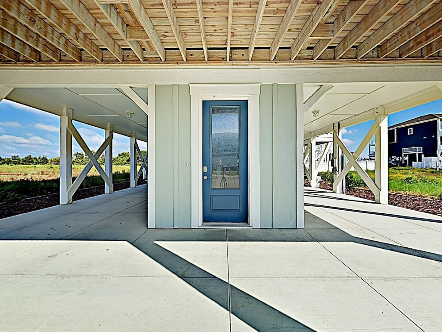 Chic Coastal W/ Pool, Ocean Views, Near Beach 4 Bedroom Home