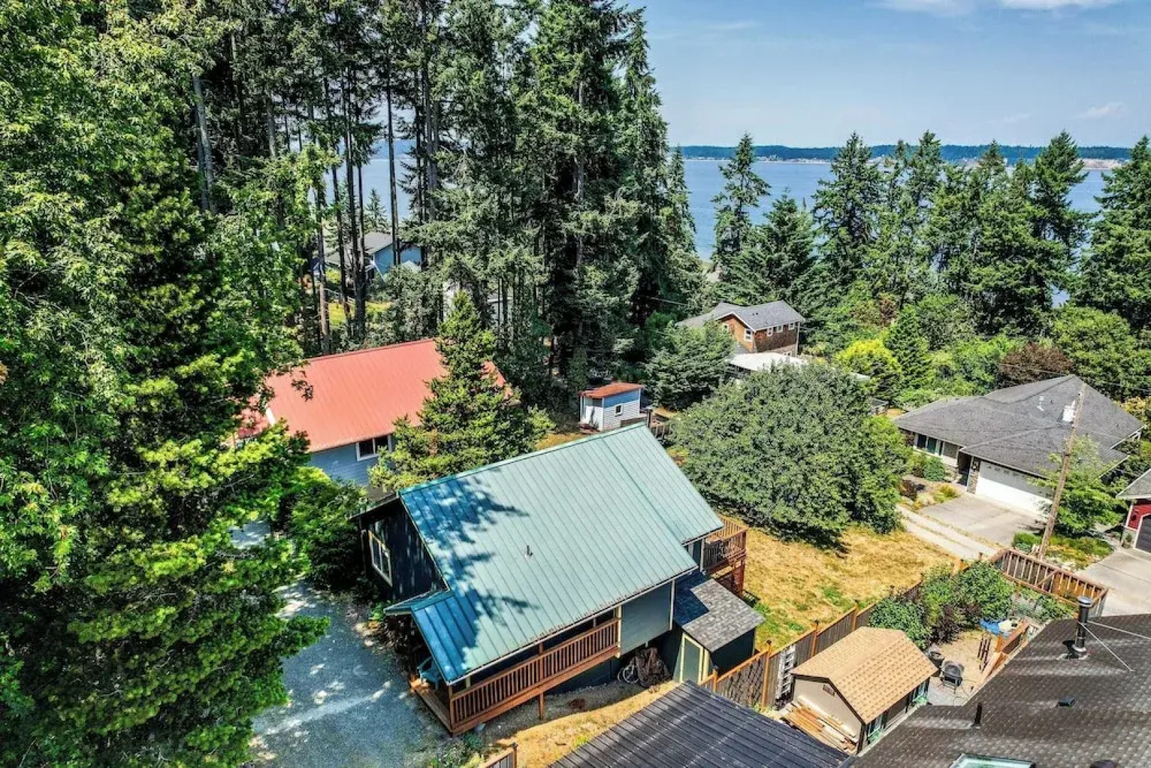 Seaside Getaway by Avantstay Deck w/ Views