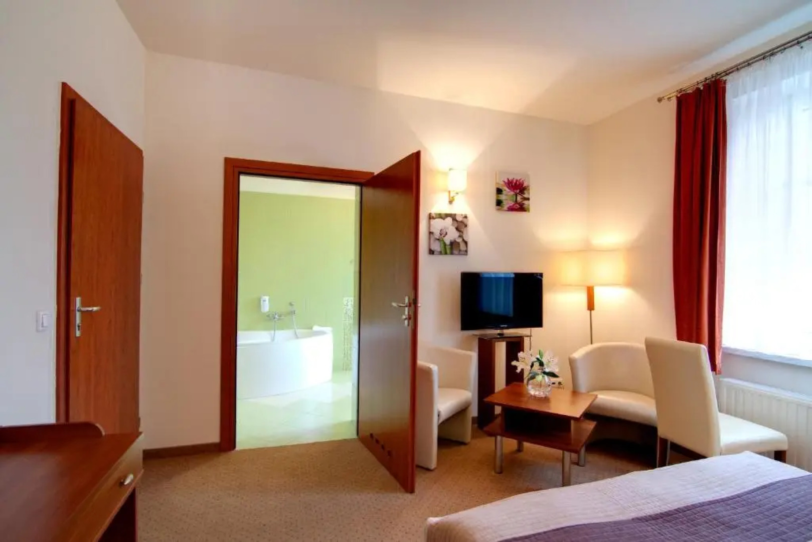 Centrum Restauracyjno-Hotelowe Florres