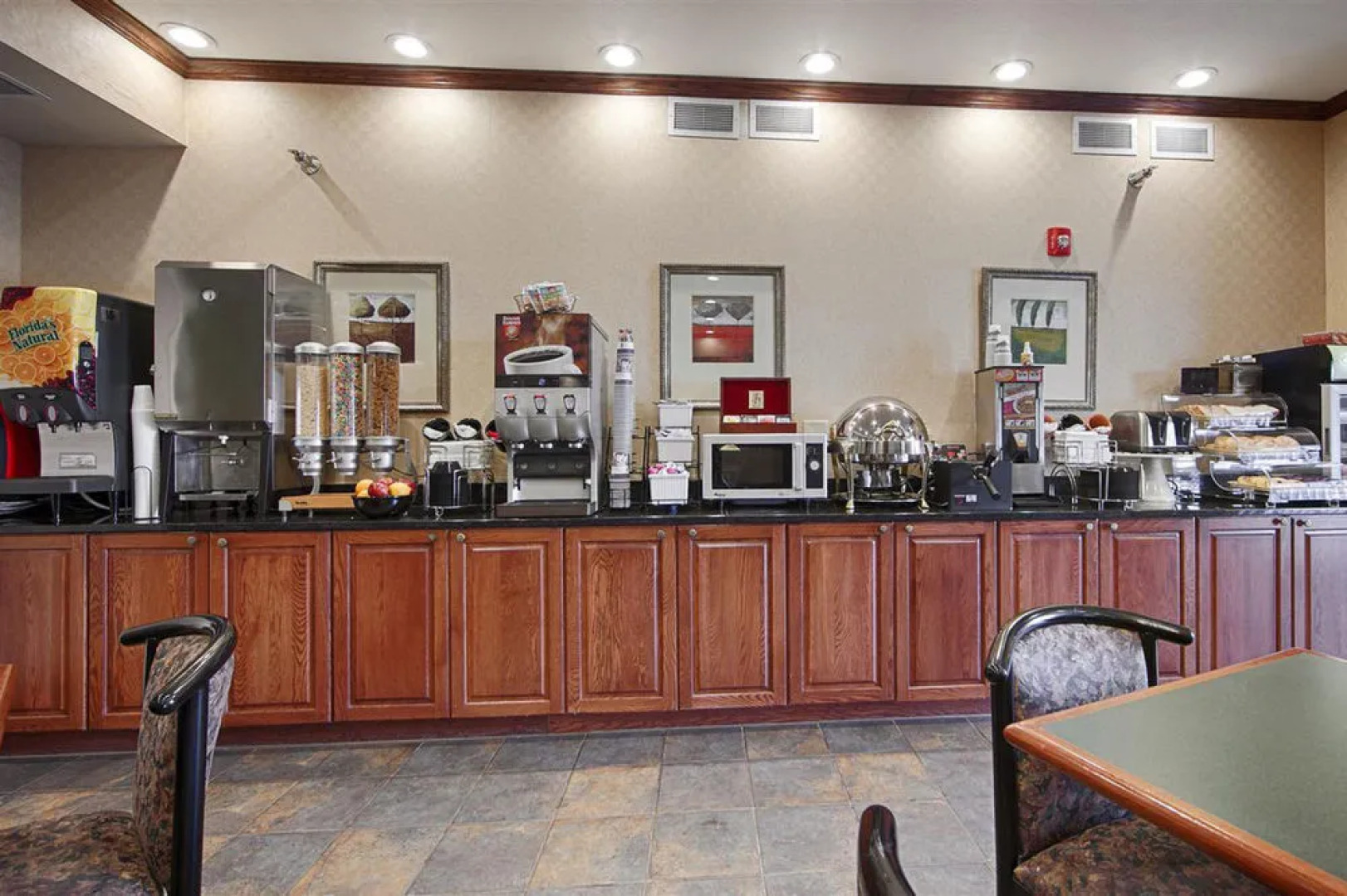 Best Western Plus Heritage Hotel & Suites