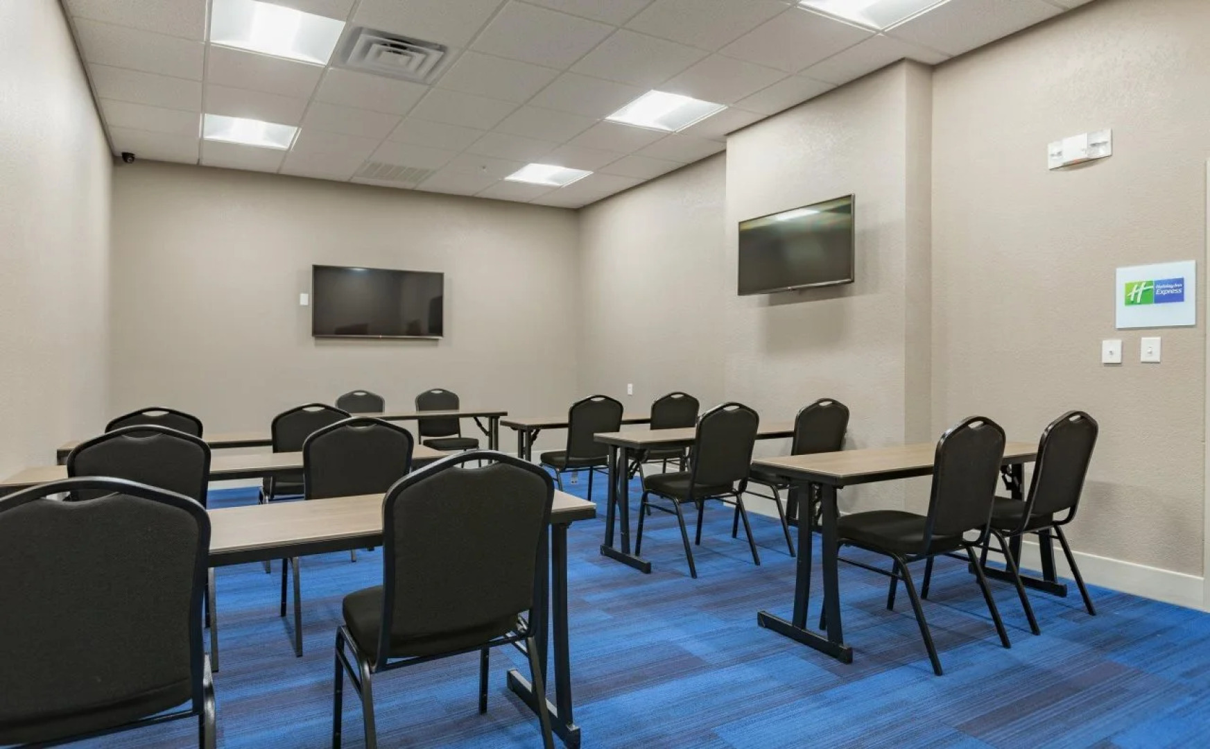 Holiday Inn Express and Suites San Marcos South by IHG