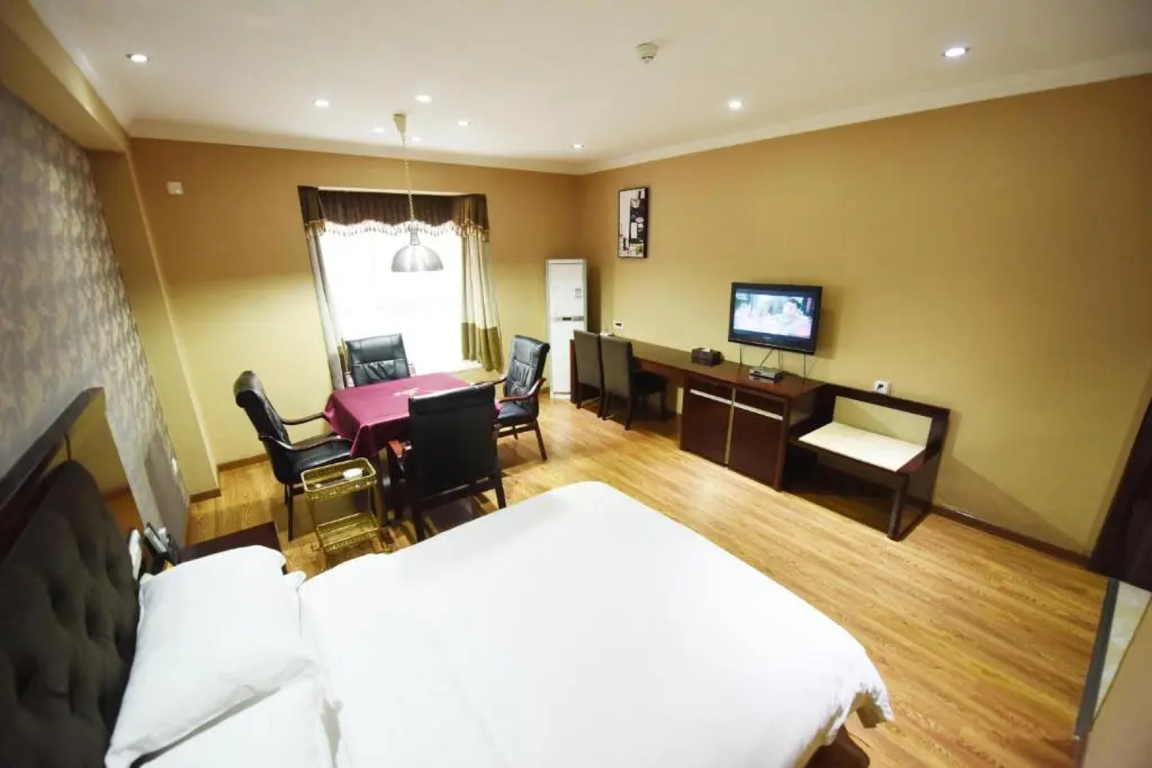 Dazhou Yimeijia Business Holiday Hotel