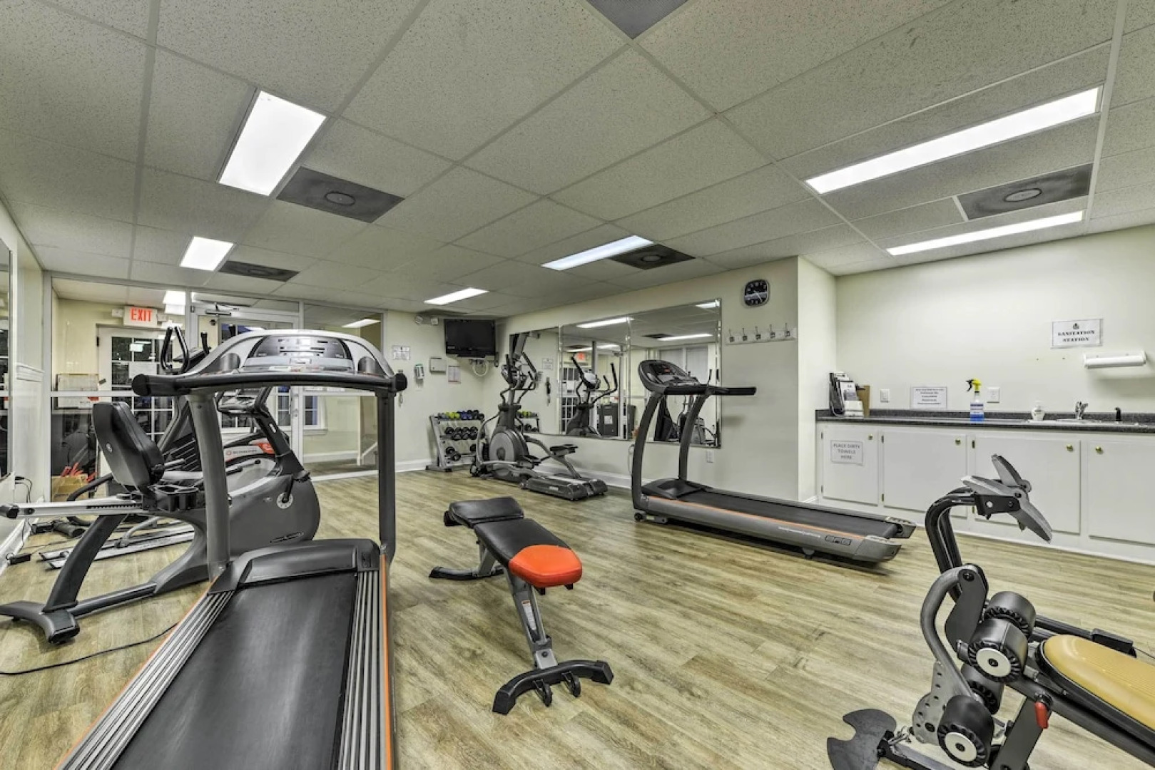 Resort-style Condo on Golf Course w/ Private Pool!