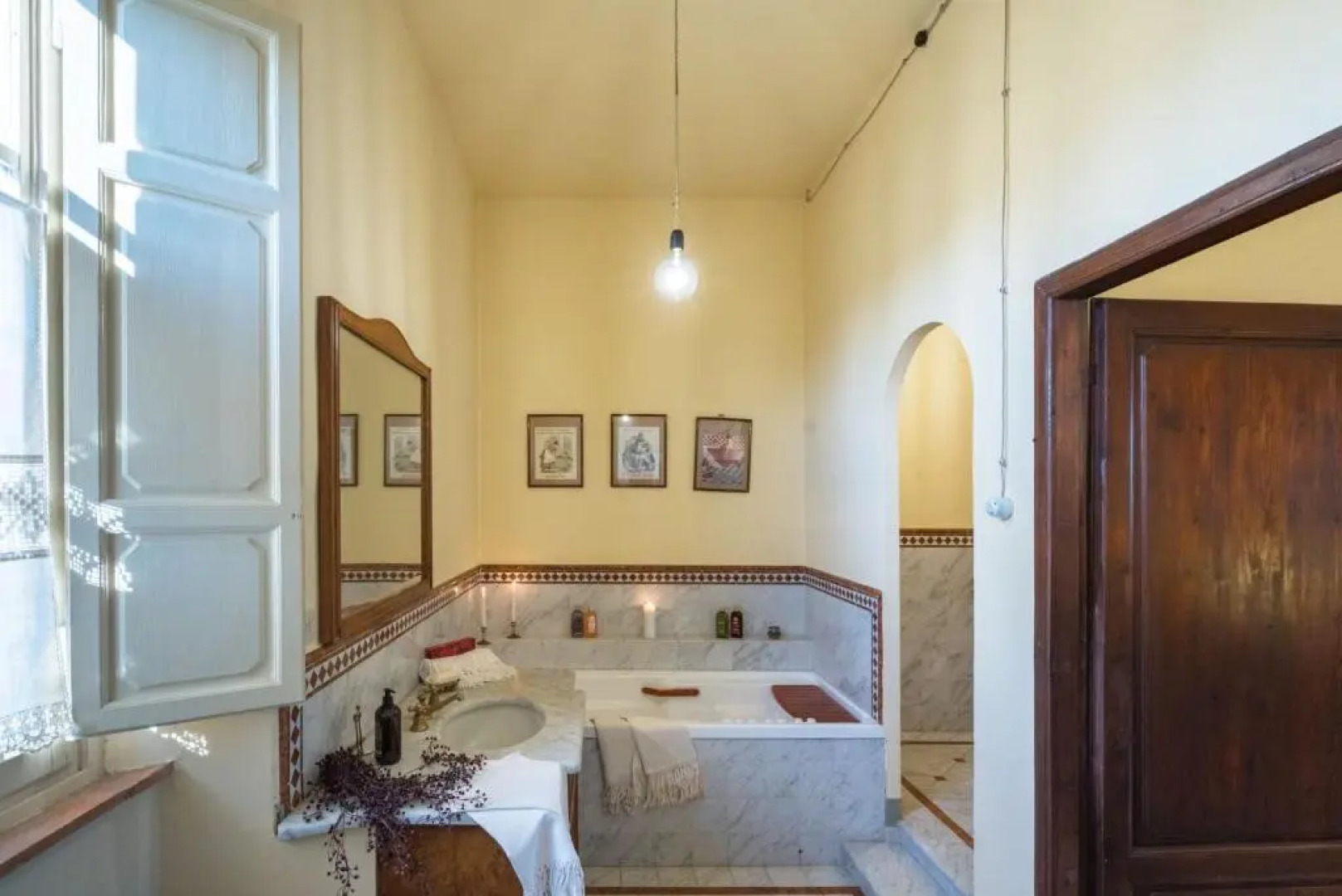 Villa Ines. Un tuffo nell 800 a due passi da Lucca