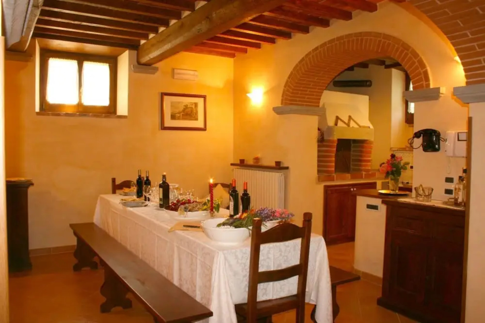 Private Villa with AC, private pool, WIFI, TV, terrace, pets allowed, parking, close to Arezzo