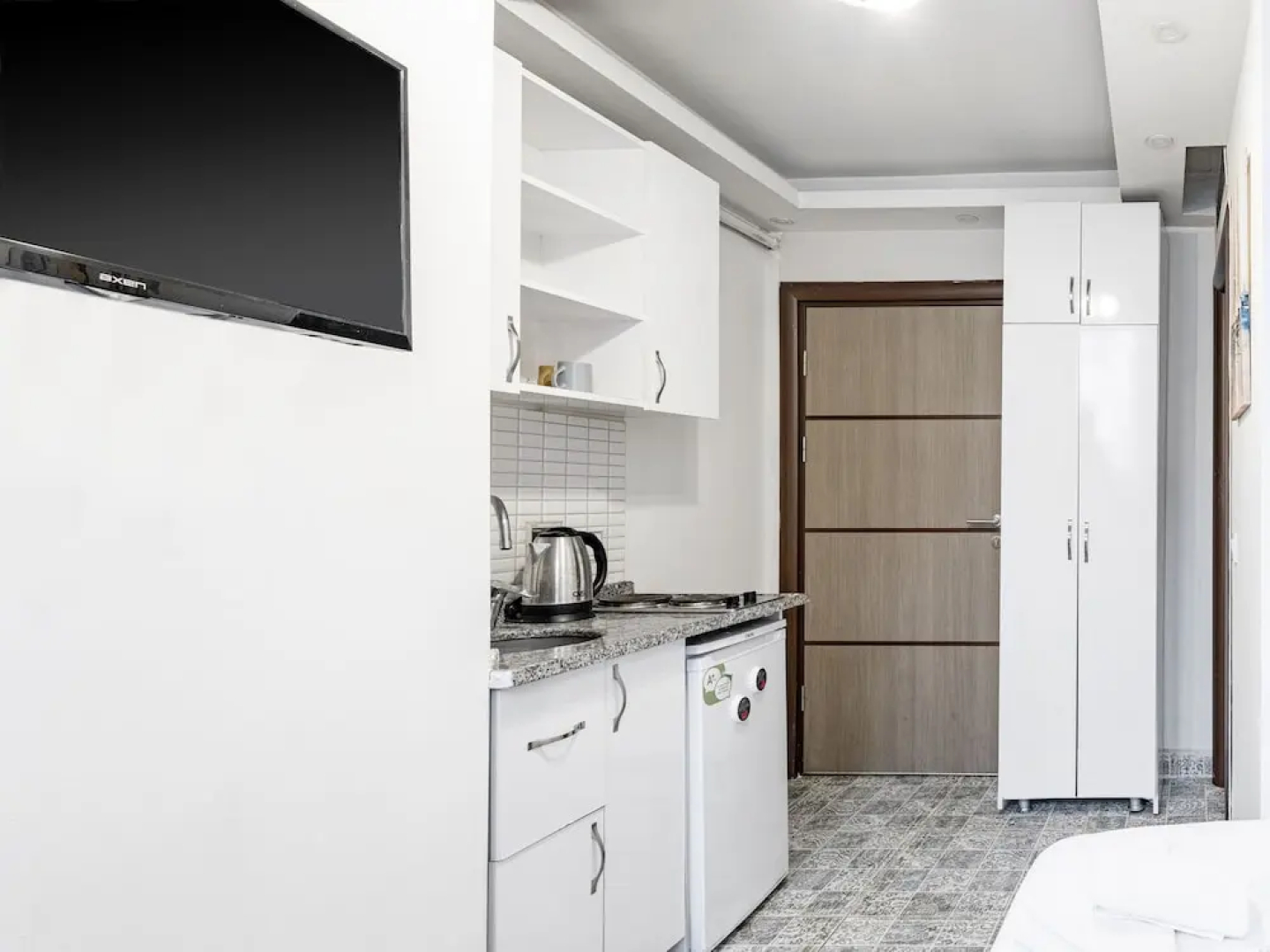 The Red Tent Suite 88