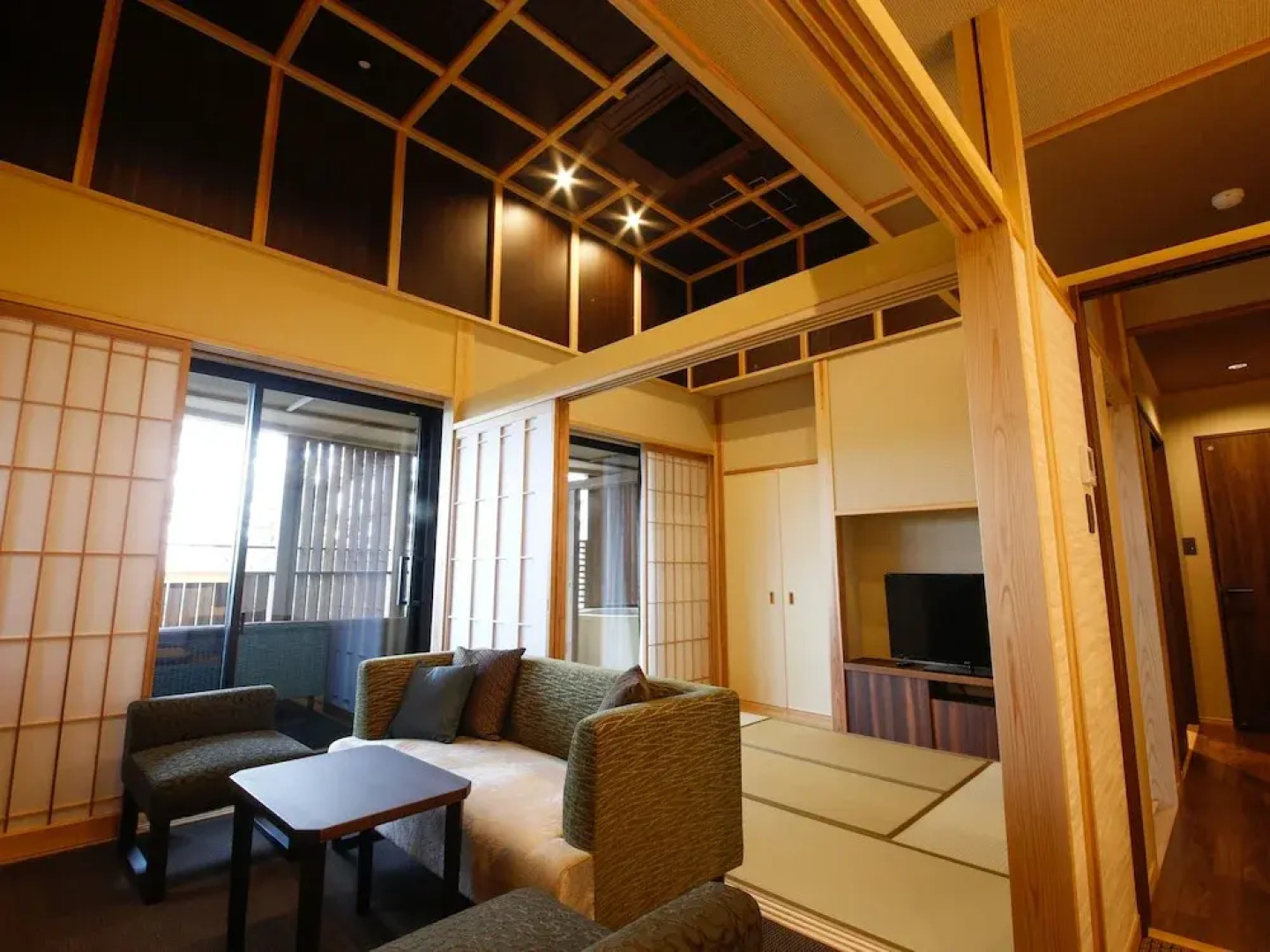 Awaji Hamarikyu Besso Takumi <Awajisjima>