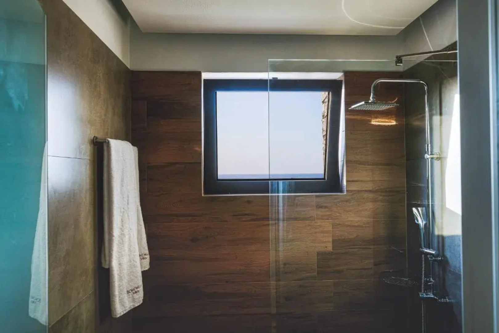 Bohemian Villas with Private Infinity Pool, Jacuzzi & Seaview, 15min from City Center