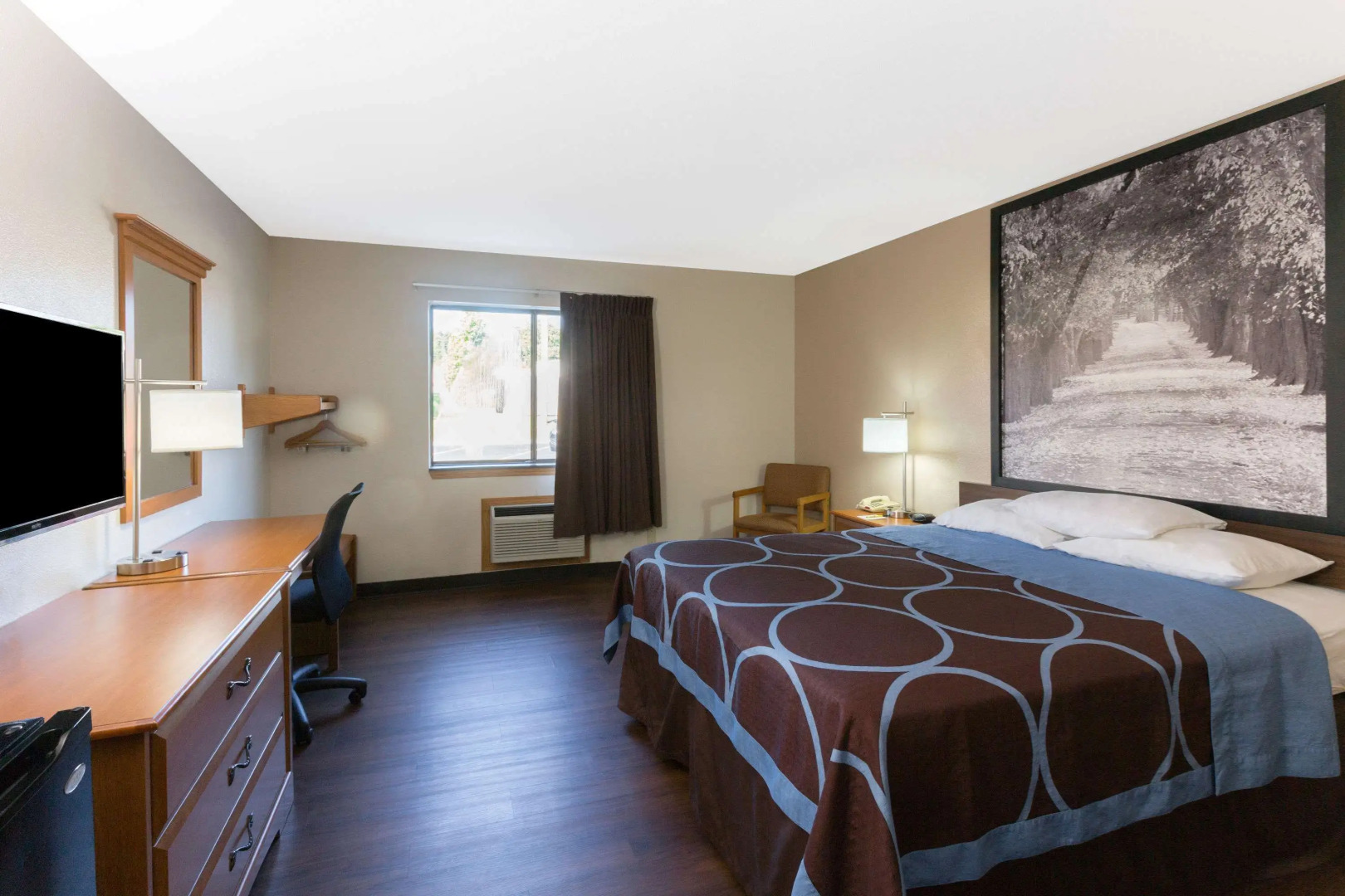 Super 8 by Wyndham Radcliff Ft. Knox Area